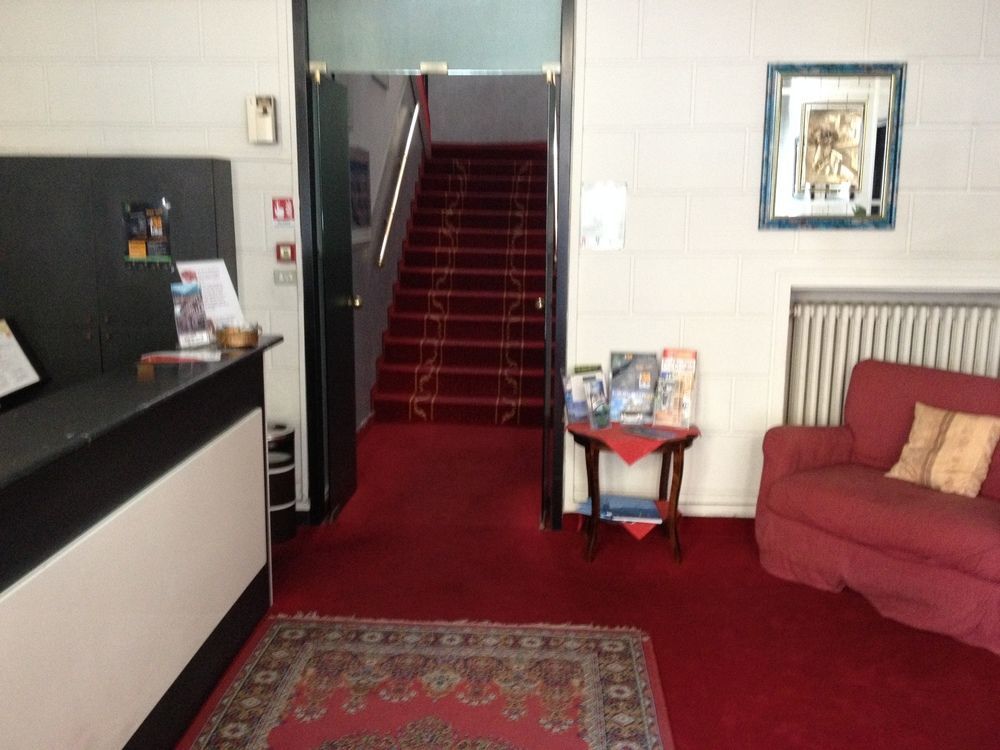 Hotel Moderno Лекко Екстер'єр фото