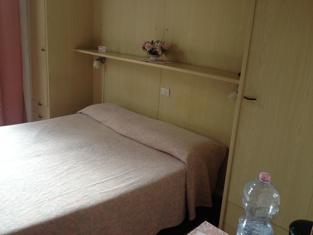 Hotel Moderno Лекко Екстер'єр фото