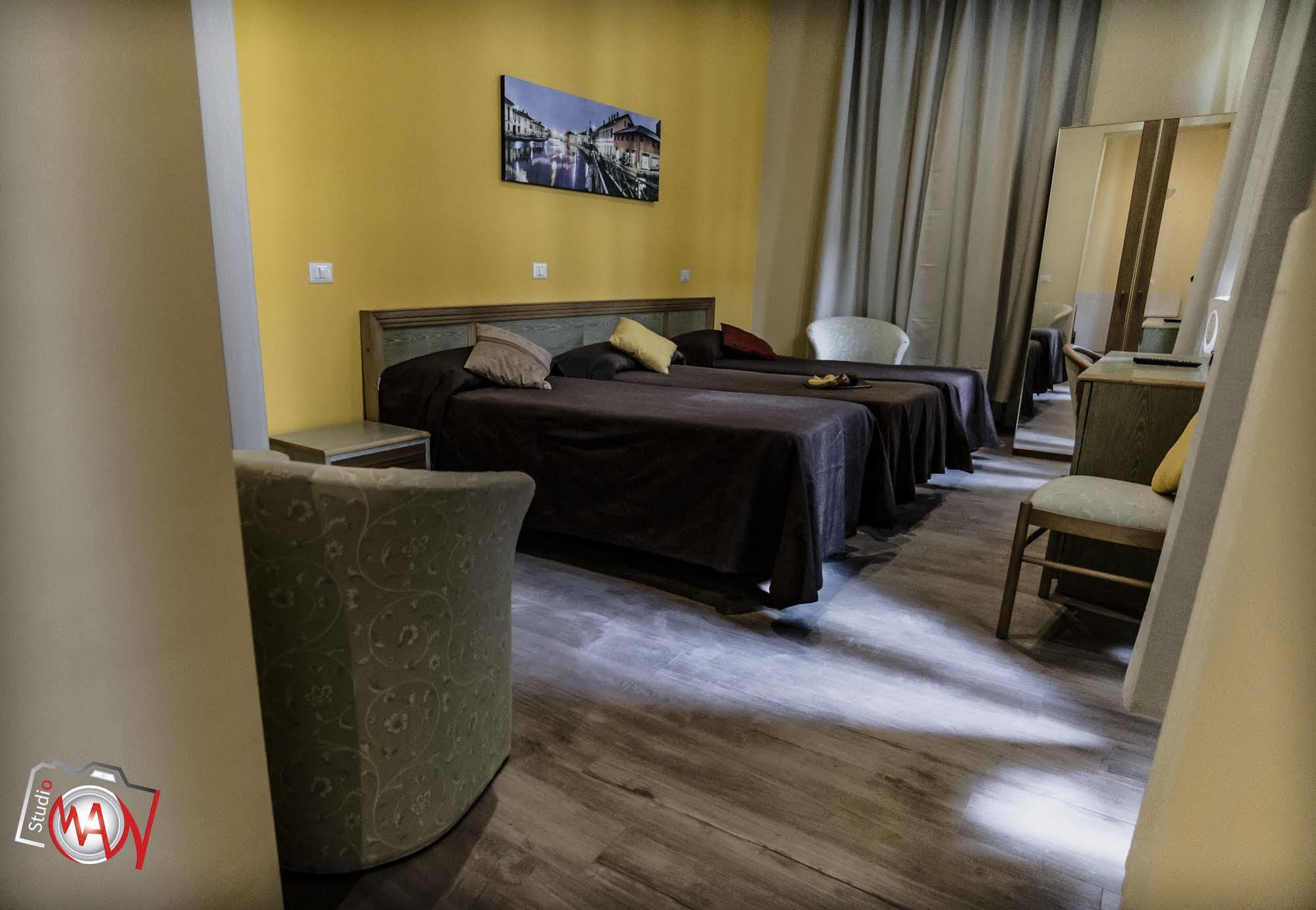 Hotel Moderno Лекко Екстер'єр фото