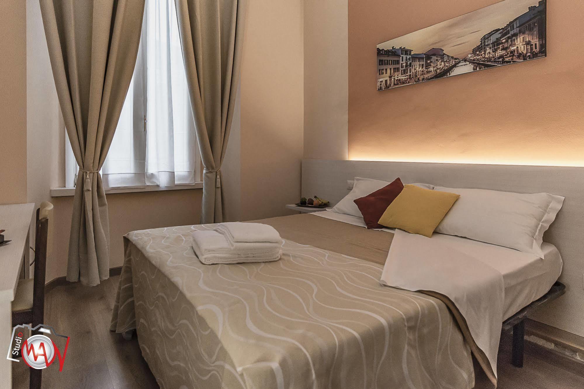Hotel Moderno Лекко Екстер'єр фото