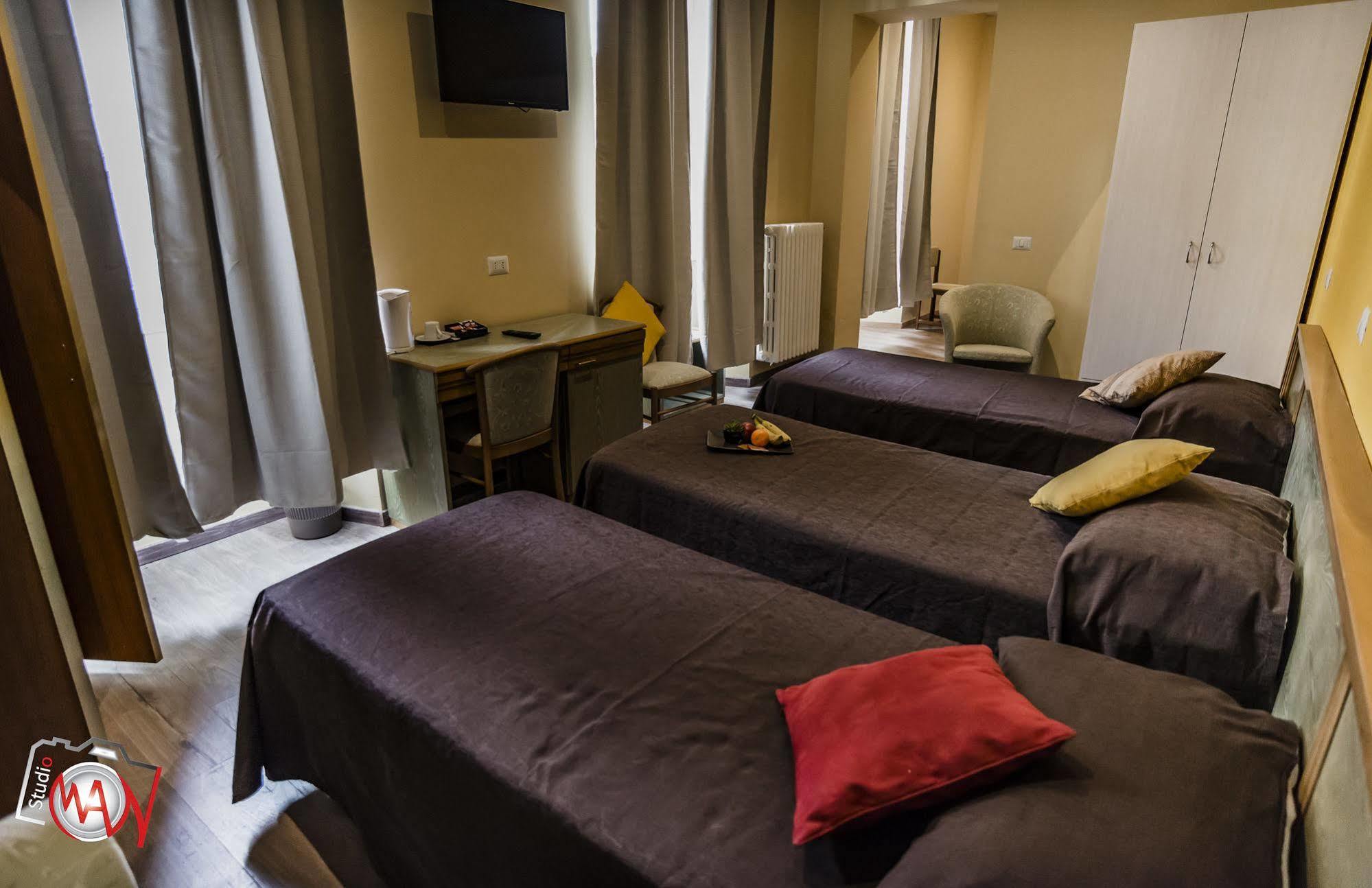Hotel Moderno Лекко Екстер'єр фото