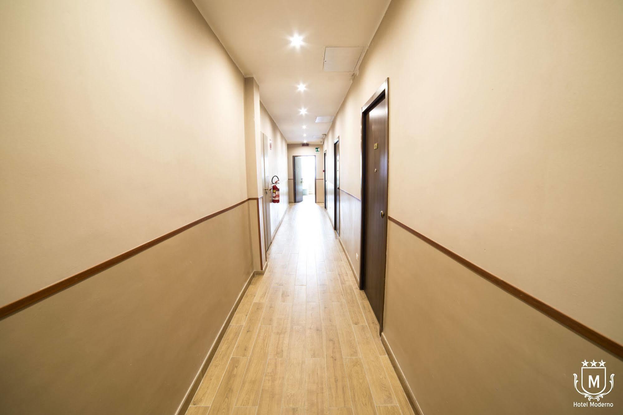 Hotel Moderno Лекко Екстер'єр фото