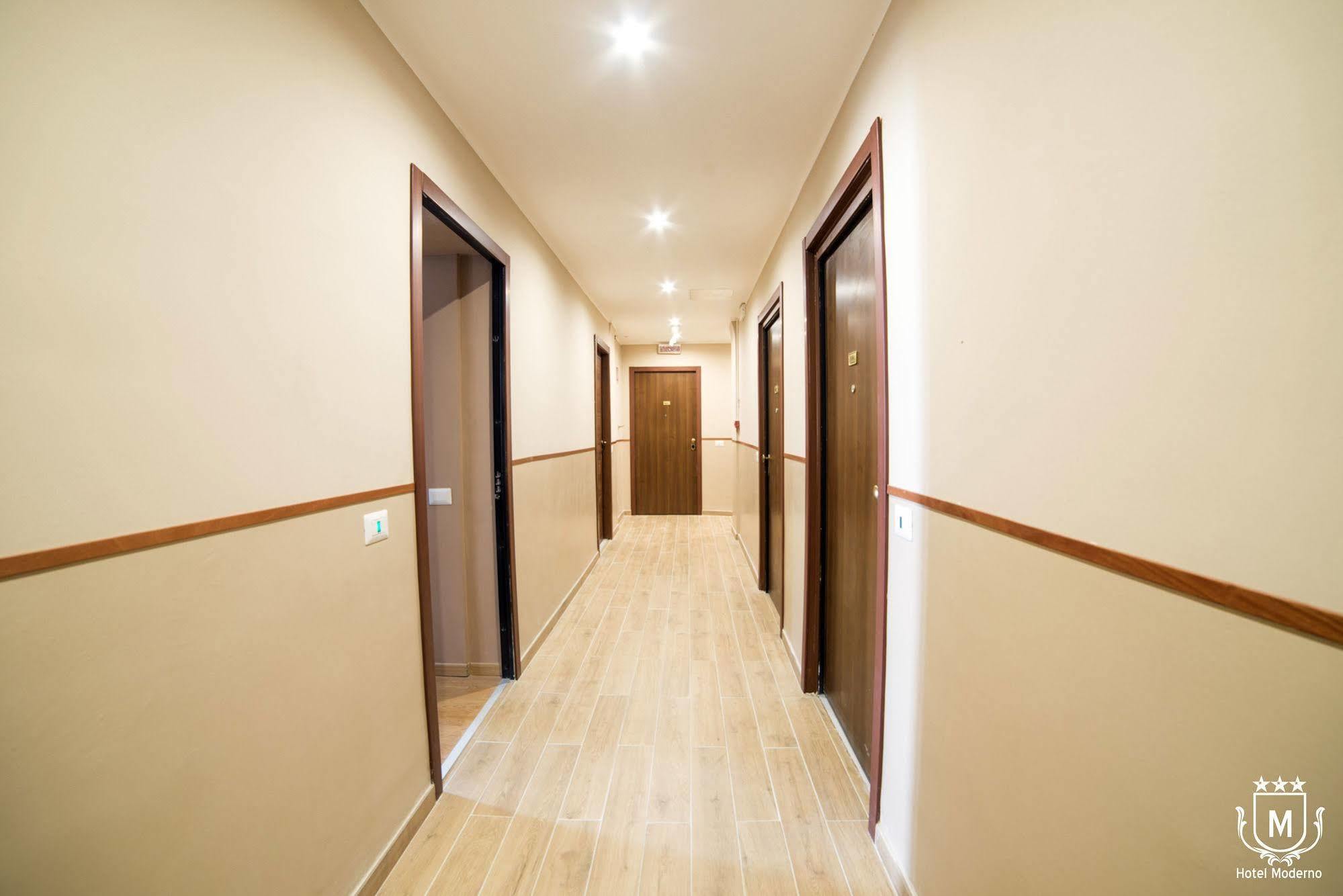 Hotel Moderno Лекко Екстер'єр фото