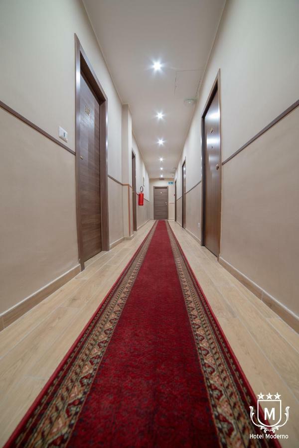 Hotel Moderno Лекко Екстер'єр фото